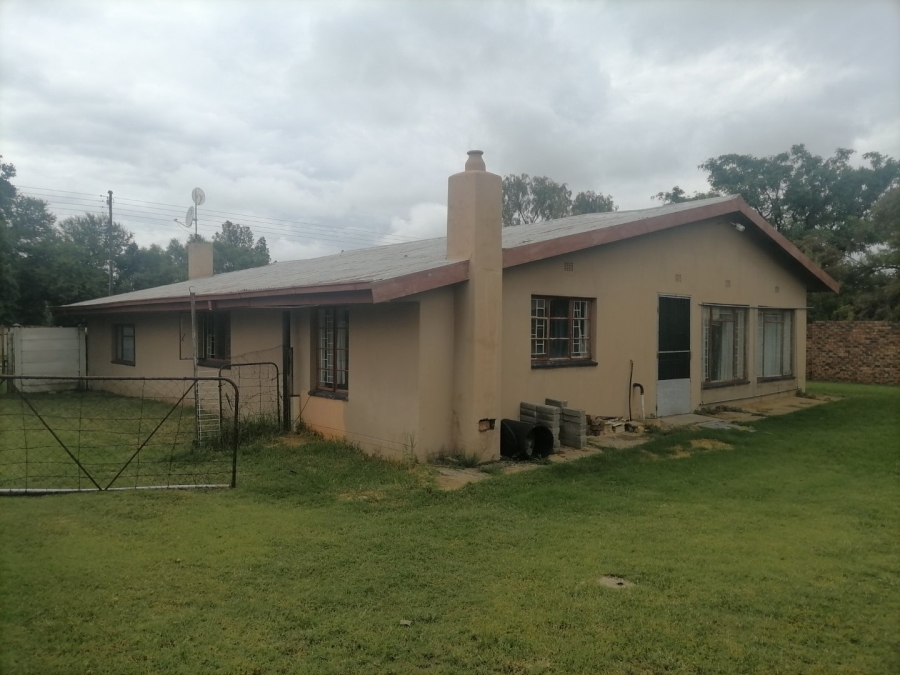 4 Bedroom Property for Sale in Leeudoringstad North West